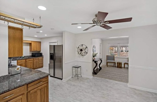 Tysons Casa | Spacious house in Tysons