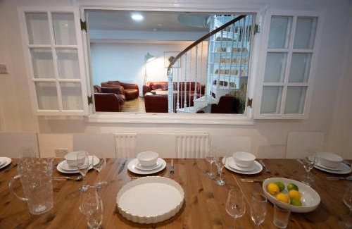 Georgian Quarter Casa | Spacious house Liverpool city centre L1, sleeps 16