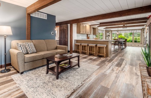 Cambridge Casa | Spacious House minutes from the Wilds & AEP Public Hunting w/hot tub & fireplace