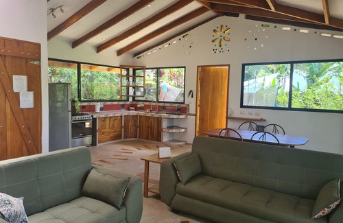 Pacuare Reserve Otro | Spacious house on a family run animal and horse farm