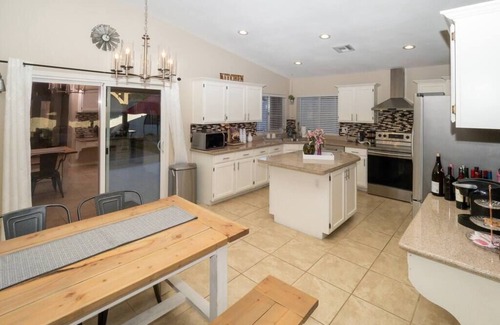 Deer Valley Casa | Spacious house, pool heater, hot tub, billiards