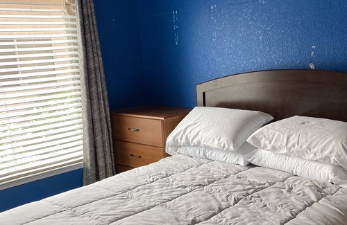 Casa Grande Casa | Spacious House w/ a Washer + Private Bathroom