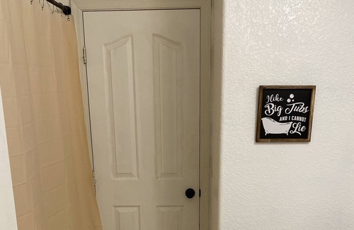 Casa Grande Casa | Spacious House w/ a Washer + Private Bathroom