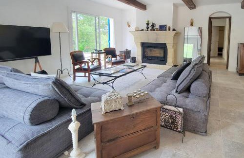 Bagnols-en-Foret Casa | Spacious house with pool in Bagnols en Forêt