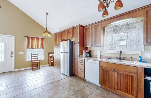 Counce Casa | Spacious house with free wifi, private W/D - dog friendly