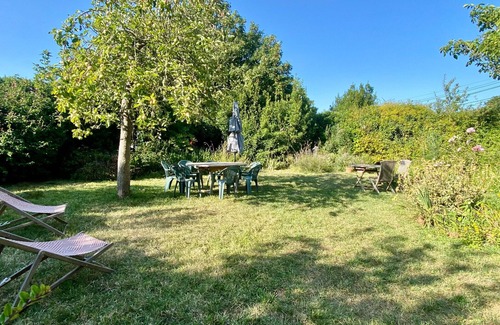 Groix Casa | Casa espaciosa con jardín en el corazón de Lomener