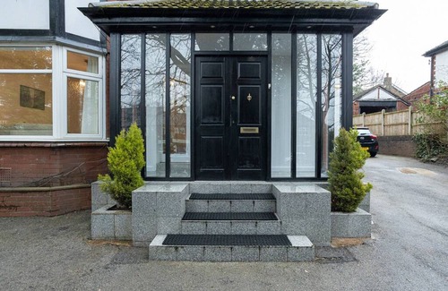 Manchester Casa | Spacious House With Parking Near Heaton Park