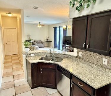 Brandon Casa | Spacious House with Pool and Hot Tub near Tampa