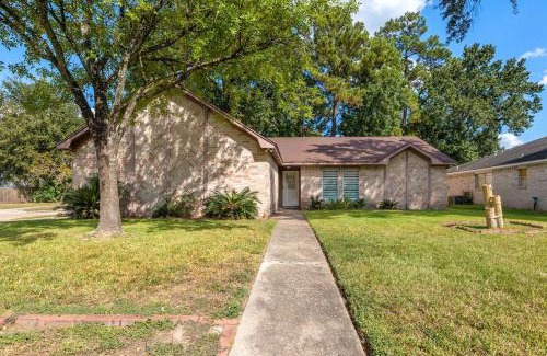 Atascocita Villa | Spacious Humble Retreat - Near IAH & Lake Houston - Sleeps 9