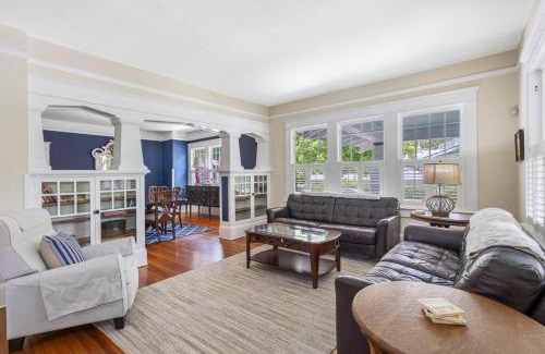 Historic Hyde Park North Casa | Spacious Hyde Park Retreat on Packwood