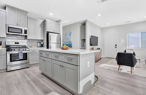Fullerton Casa | Spacious & Immaculate Disney Vacation Home 3br/2ba