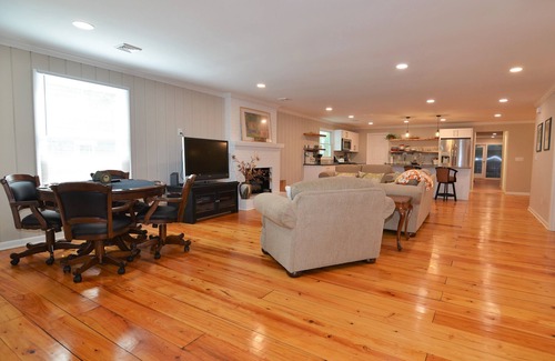 The Pines Casa | SPACIOUS, RENOVATED "IN-TOWN" REHOBOTH BEACH HOME - 84 Kent St.