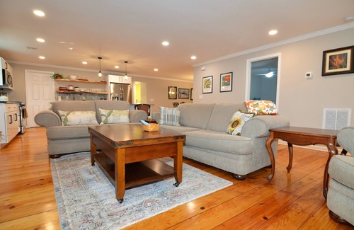 The Pines Casa | SPACIOUS, RENOVATED "IN-TOWN" REHOBOTH BEACH HOME - 84 Kent St.