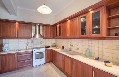 Vathy Apartamento | Spacious independent family-sized apartment in Vathy, Ithaki