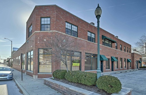St. Joseph Historic Neighborhood Apartamento | Spacious Indianapolis Condo w/ Private Gym!