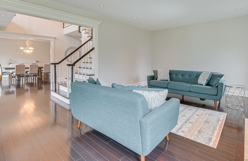 Inverness Casa | Spacious Inverness Home ~ 36 Mi to Chicago!
