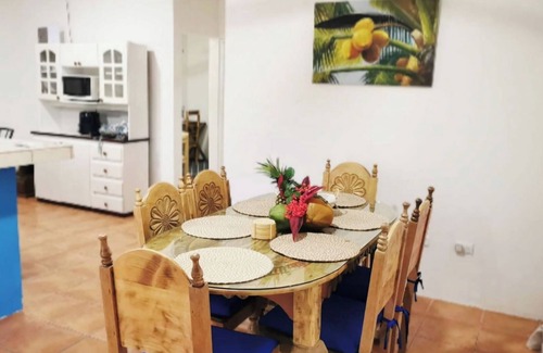 Parrita Casa | Isla Palo Seco Pool home, 3-bedroom house with AC & Wi-Fi in Parrita