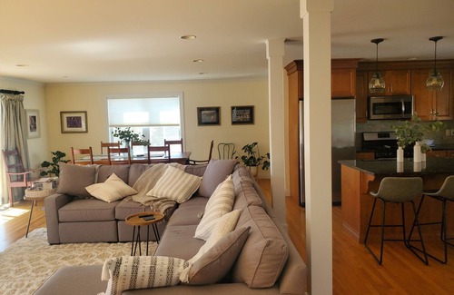 Jamestown Casa | Spacious Jamestown House - 6 Miles to Newport - Minutes from Beach