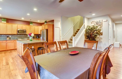 Kent Cabaña | Spacious Kent Home Near Seatac Airport w/ Patio