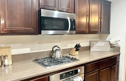 Stanislaus County Casa | Spacious Kid Friendly Lux Home w/Pool, BBQ,Garage