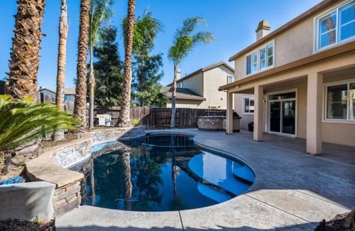 Stanislaus County Casa | Spacious Kid Friendly Lux Home w/Pool, BBQ,Garage