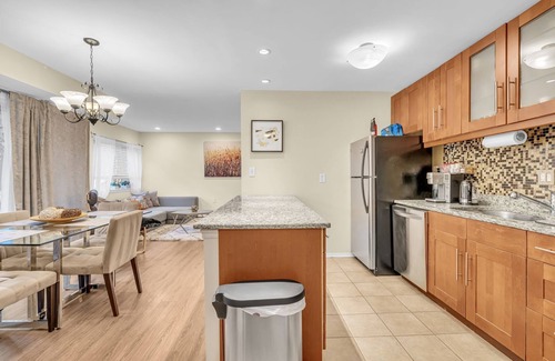 North Bethesda Condominio | Spacious - King & Queen Beds - NIH - Pike & Rose
