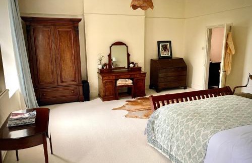 Bicester Casa | Spacious King Room with Ensuite