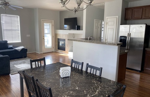 Thornton Casa | Spacious |King Size| Pool | Full Kitchen | Patio