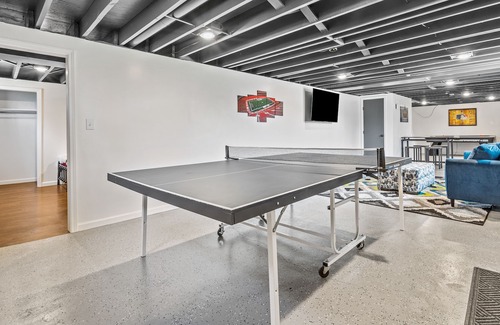 Kansas City Casa | SPACIOUS ✦ KING SUITE ✦ 4 BD 2 BA ✦ FAMILY TIME!