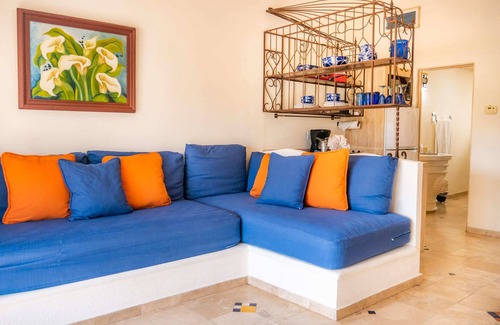 Colonia El Progreso Villa | Spacious King Villa + Terrace + Pool