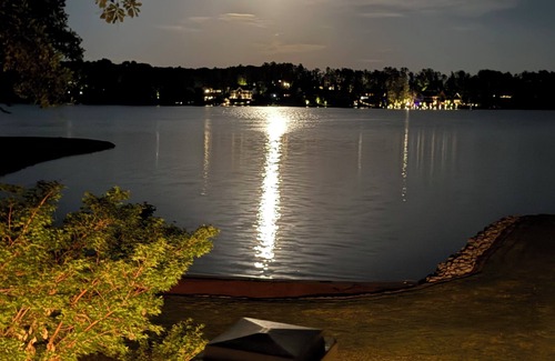 Lake Oconee Casa | Spacious lake front 5-bedroom home in Reynolds Great Waters subdivision