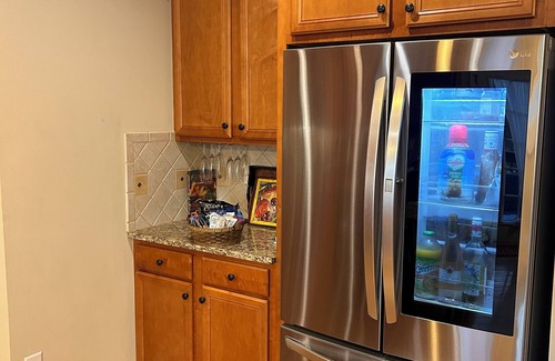 Covington Casa | Spacious Lake Front Retreat 7bd Slps 14+, Hoops, Gym, Deck, Theater Chez Sah Wah