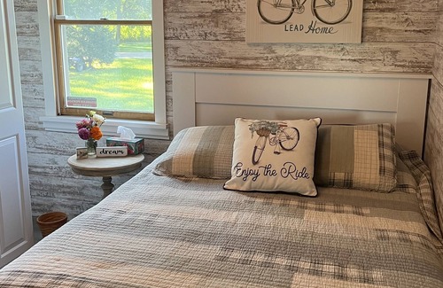 Paw Paw Casa | Spacious lake house for the whole family to enjoy. 61 ft of private beach.