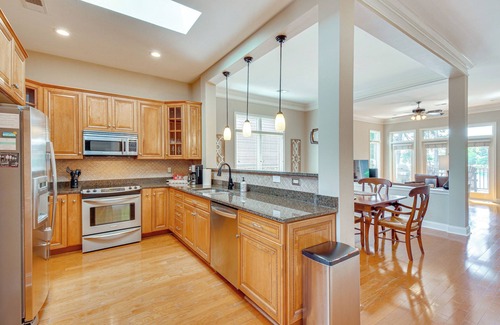 Saxony Forest Casa | Spacious Lake Keowee Home: Boat Slip & Pool Access