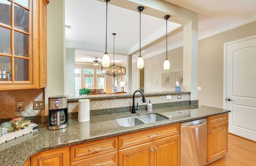 Saxony Forest Casa | Spacious Lake Keowee Home: Boat Slip & Pool Access