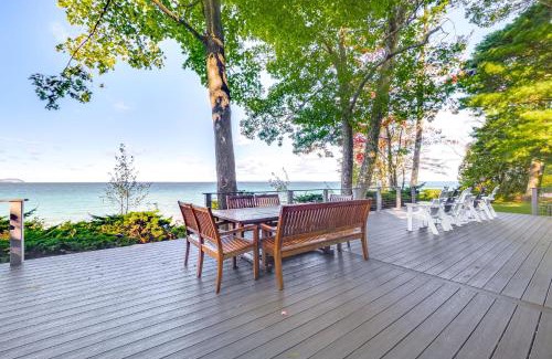 Lake Leelanau Casa | Spacious Lake Leelanau Home on Lake Michigan!