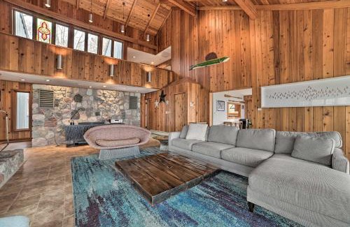 Lake Leelanau Casa | Spacious Lake Leelanau Home on Lake Michigan!