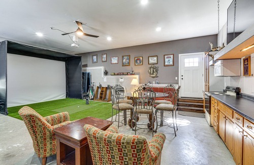 Linn Creek Casa | ¡NUEVO! Lake Ozark Escape que admite mascotas con terraza y vistas