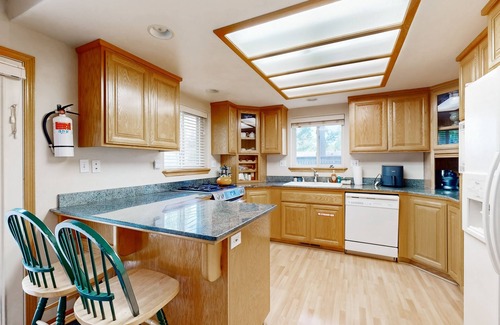 Tahoe Island Casa | Spacious Lake Retreat | 2 Fireplaces & Private Fenced Yard | Close to Marina