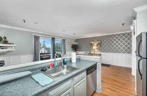 Gilford Casa | Spacious Lake View Laconia Apt Near Weirs Beach\ Pool \ Restaurants