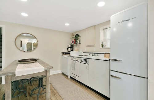 Kansas City Casa | Spacious Lakefront Home w/ 3 Bedrooms | 49
