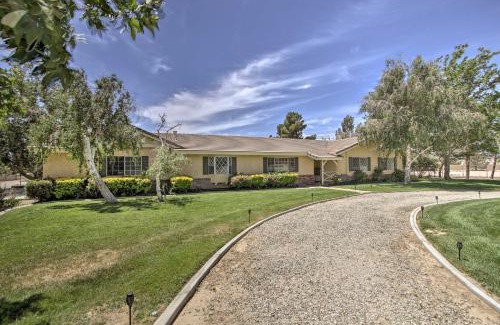 Lancaster Casa | Spacious Lancaster Family Ranch - BBQ and Patio