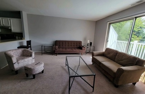 Elkins Park Condominio | Spacious, large 1 bedroom condo in Chelbourne Plaza community!