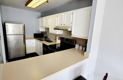 Elkins Park Condominio | Spacious, large 1 bedroom condo in Chelbourne Plaza community!
