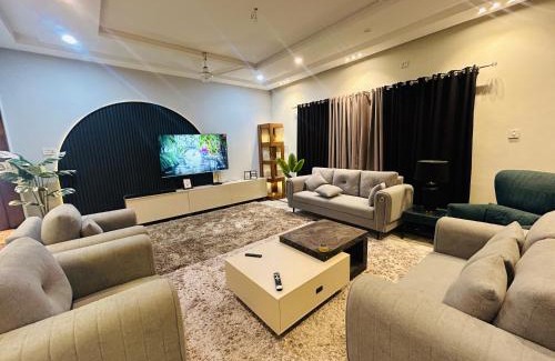 Hassan Abdal Cama Y Desayuno | Spacious & Lavish Kanal Portion in Islamabad