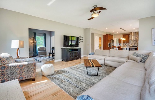 Lewis Center Casa | Spacious Lewis Center Home w/ Yard & Gas Grill!
