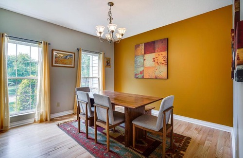 Lewis Center Casa | Spacious Lewis Center Home with Yard and Gas Grill!
