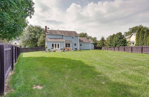 Lewis Center Cabaña | Spacious Lewis Center Home w/ Yard & Gas Grill!