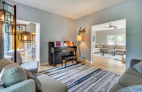 Lewis Center Cabaña | Spacious Lewis Center Home w/ Yard & Gas Grill!