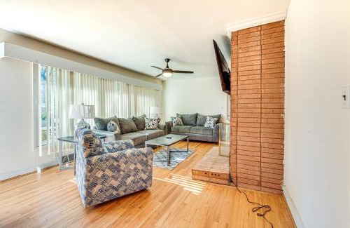 Lexington Casa | Spacious Lexington Abode with Pool Table and Fireplace